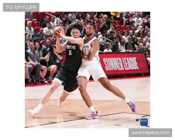 勇士主场迎战开拓者季前赛焦点对决新阵容表现引球迷热议 勇士主场迎战开拓者季前赛焦点对决新阵容表现引球迷热议